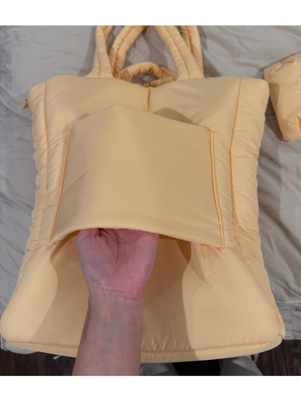 Wilo the Label Tote Bag (Yellow) - Picture 5 of 8